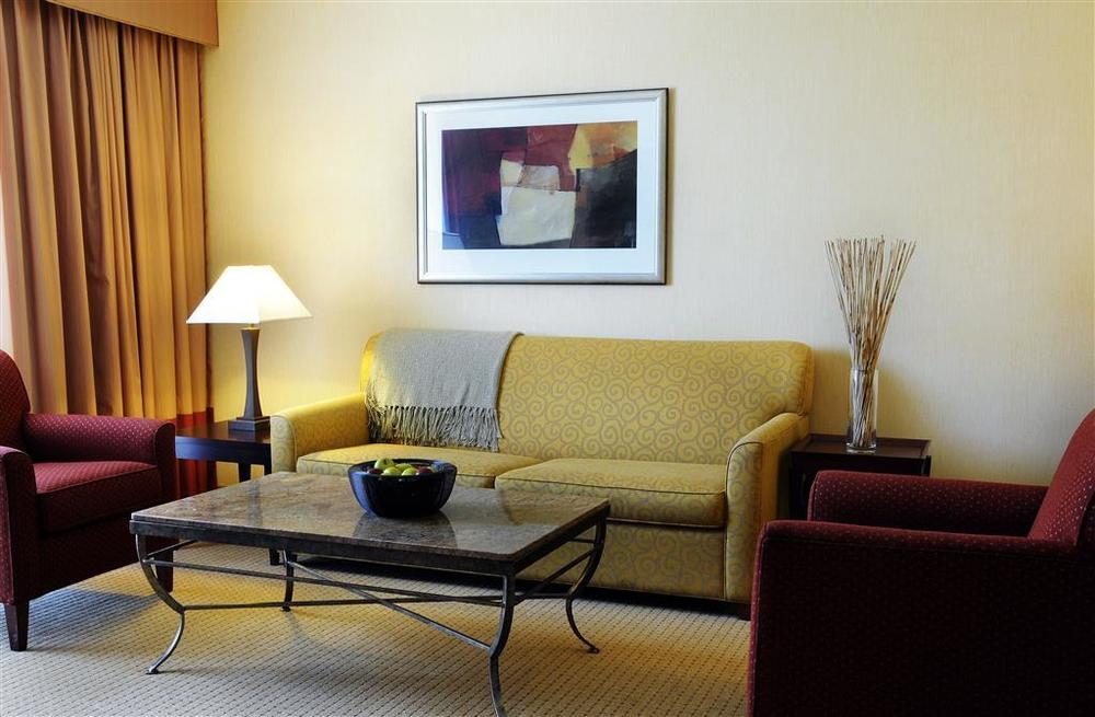 فندق تورونتوفي  فندق ومركز مؤتمرات شيراتون تورنتو إيربورت الغرفة الصورة